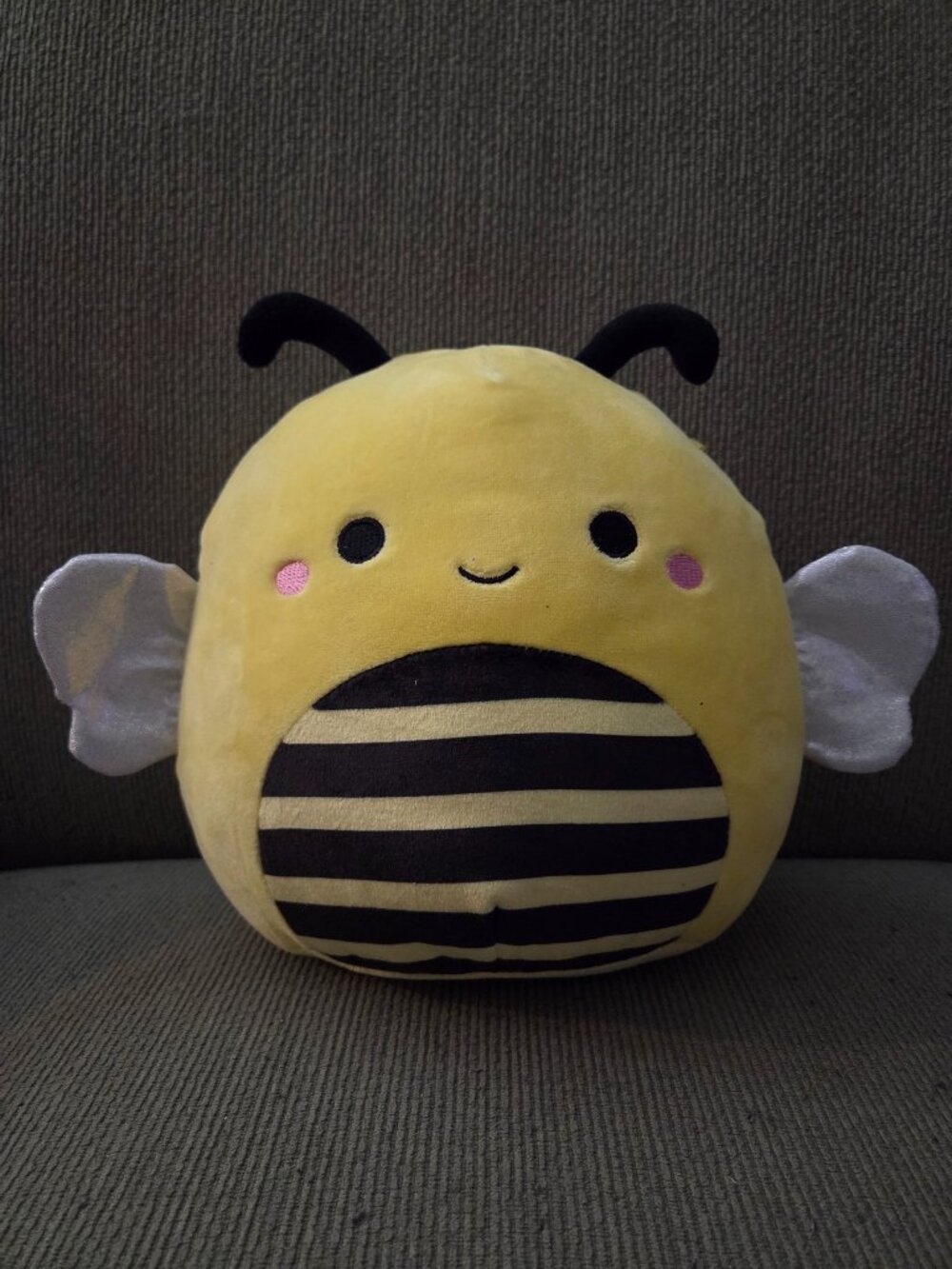Squishmallows Sunny the Bee 8 inch Shiny Wings